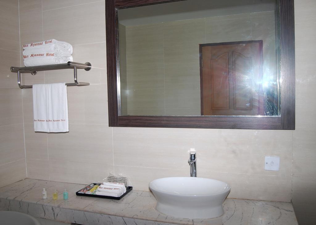 Man Myanmar Hotel Naypyidaw ภายนอก รูปภาพ