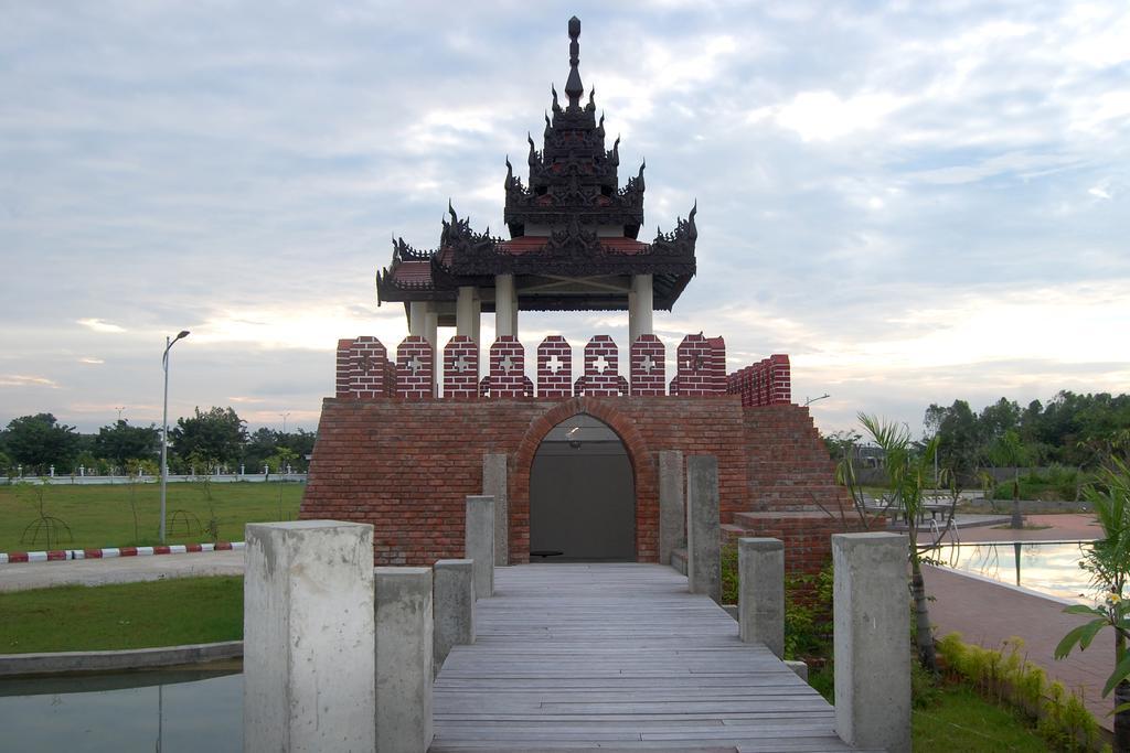 Man Myanmar Hotel Naypyidaw ภายนอก รูปภาพ