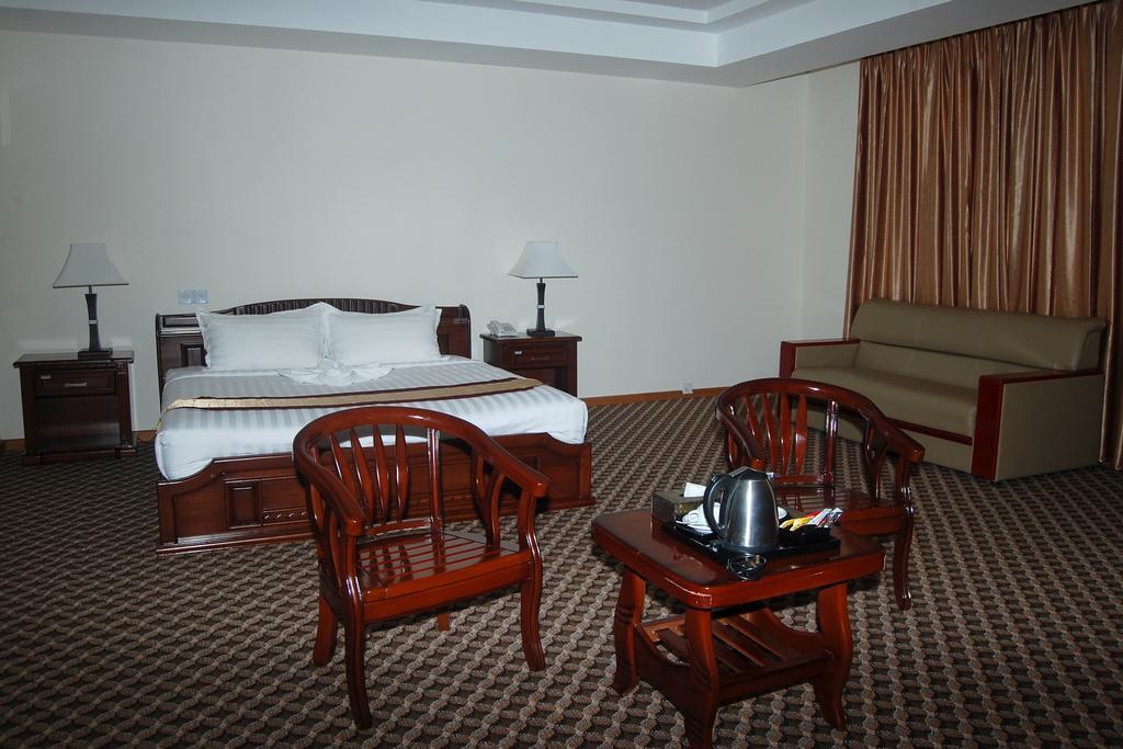 Man Myanmar Hotel Naypyidaw ภายนอก รูปภาพ