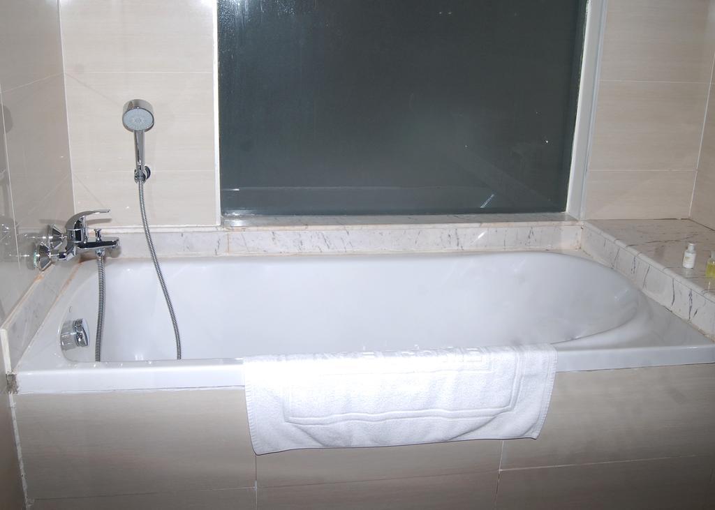 Man Myanmar Hotel Naypyidaw ห้อง รูปภาพ