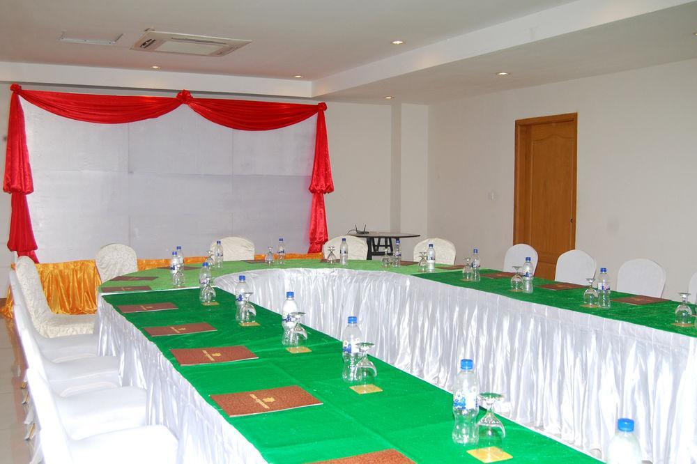 Man Myanmar Hotel Naypyidaw ภายนอก รูปภาพ