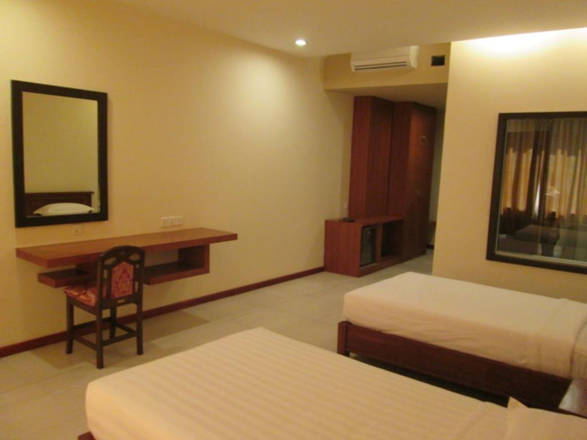 Man Myanmar Hotel Naypyidaw ภายนอก รูปภาพ