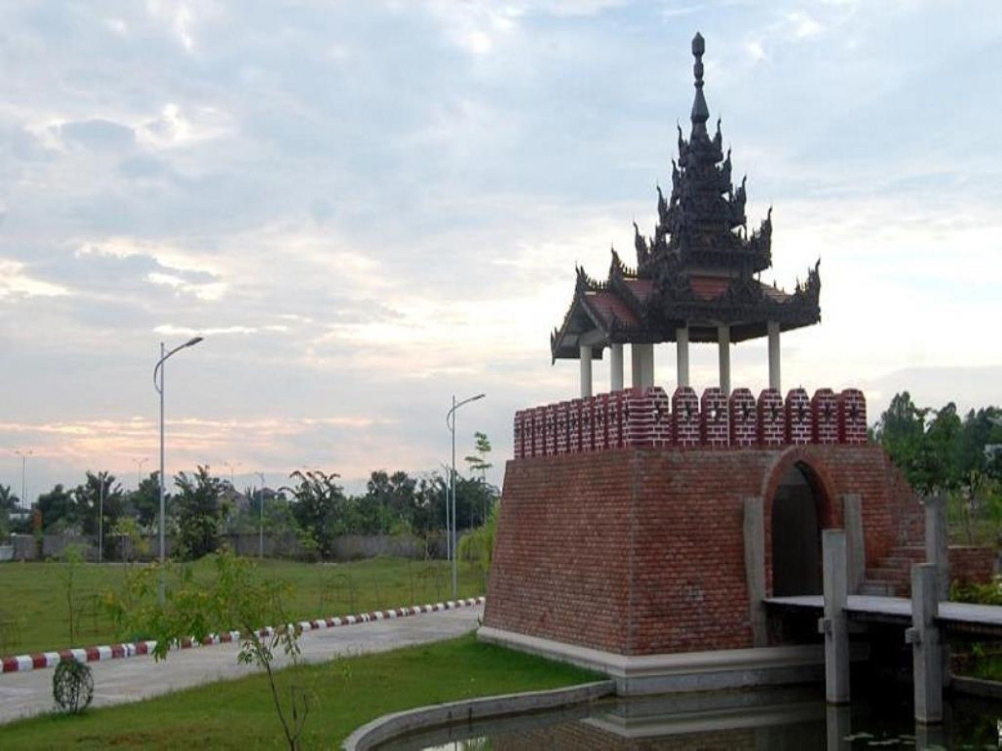 Man Myanmar Hotel Naypyidaw ภายนอก รูปภาพ