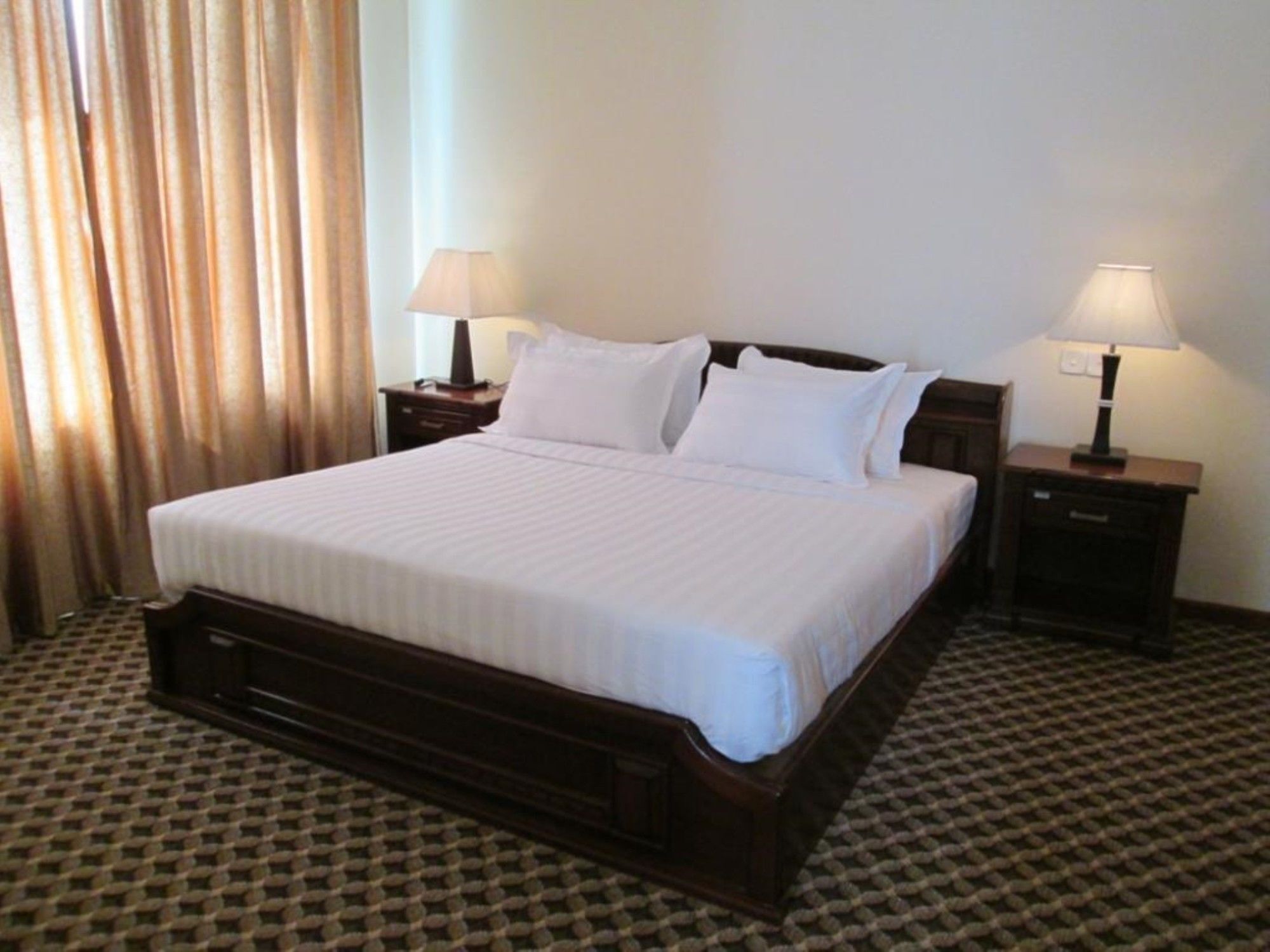 Man Myanmar Hotel Naypyidaw ภายนอก รูปภาพ