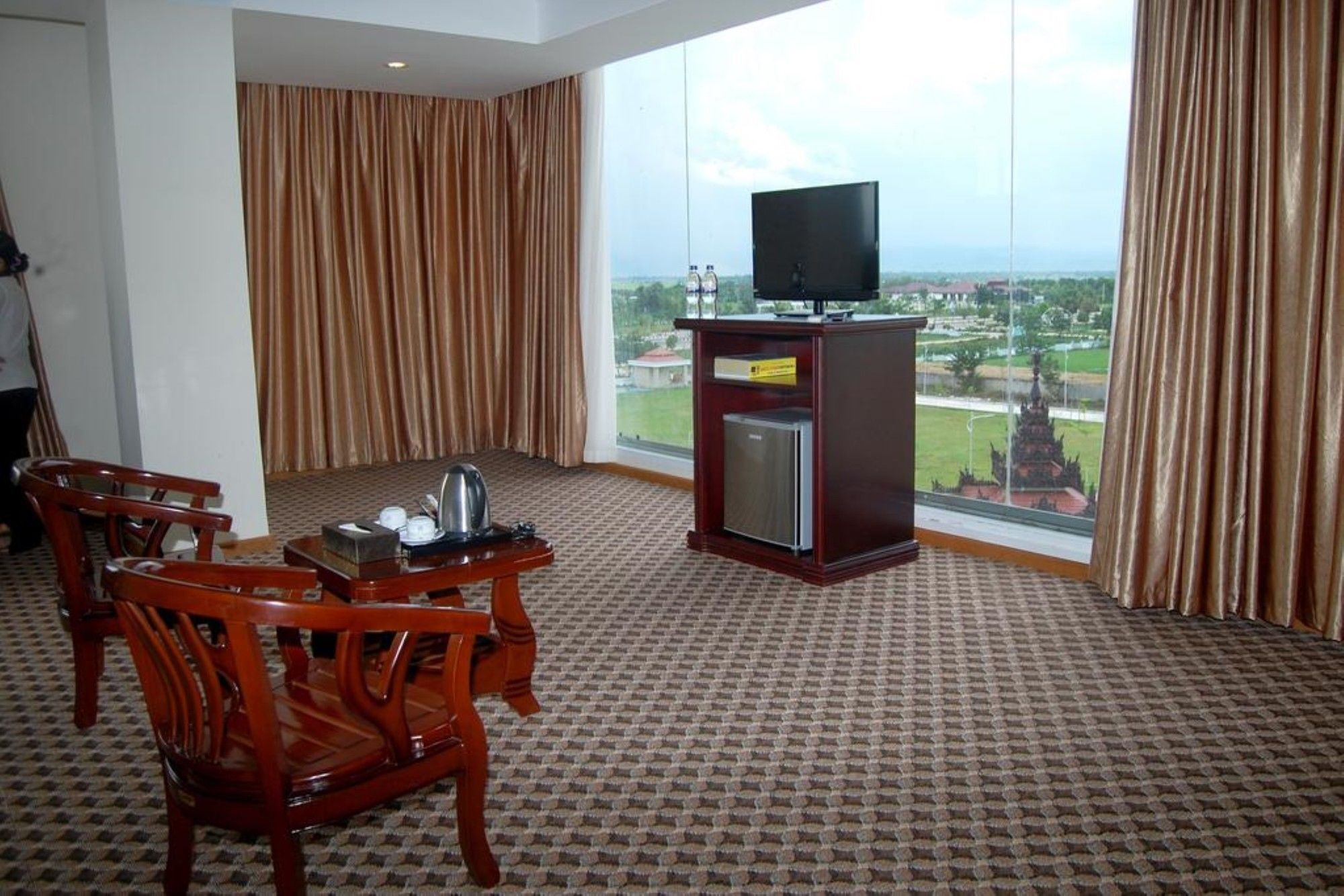 Man Myanmar Hotel Naypyidaw ภายนอก รูปภาพ
